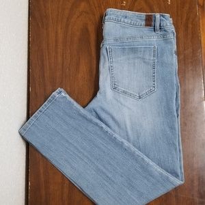 Vera Wang Mid Rise Capris Size 8